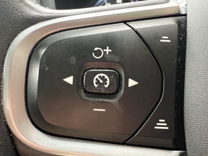 2025 Volvo V60