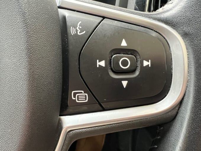 2025 Volvo V60