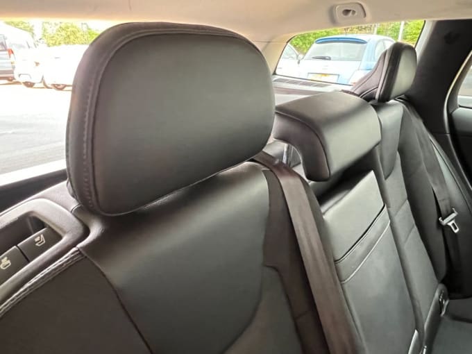 2025 Volvo V60