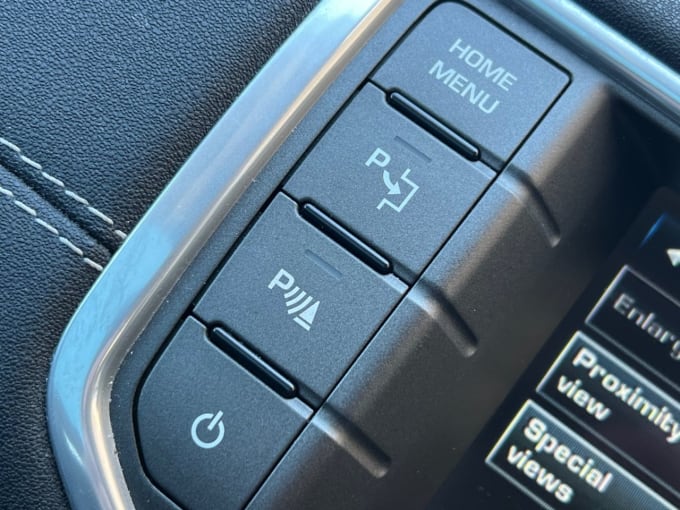 2025 Land Rover Range Rover Evoque