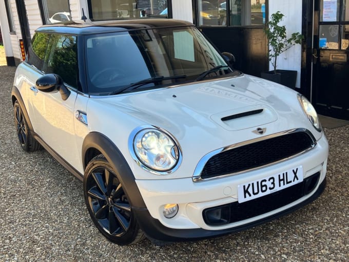 2025 Mini Hatch