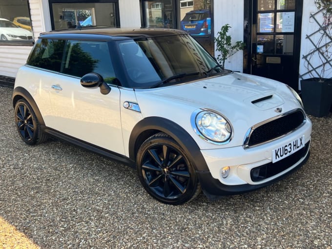 2025 Mini Hatch