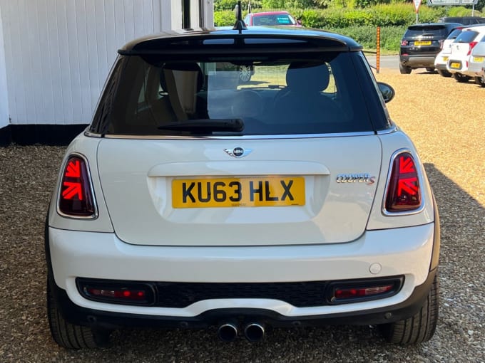 2025 Mini Hatch