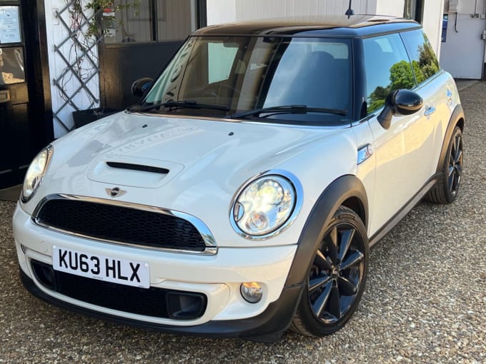 2025 Mini Hatch