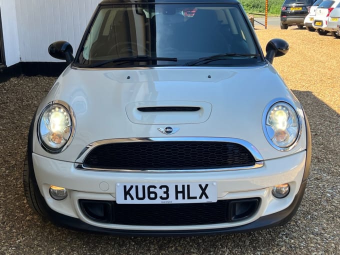 2025 Mini Hatch