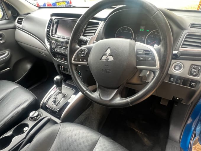 2025 Mitsubishi L200
