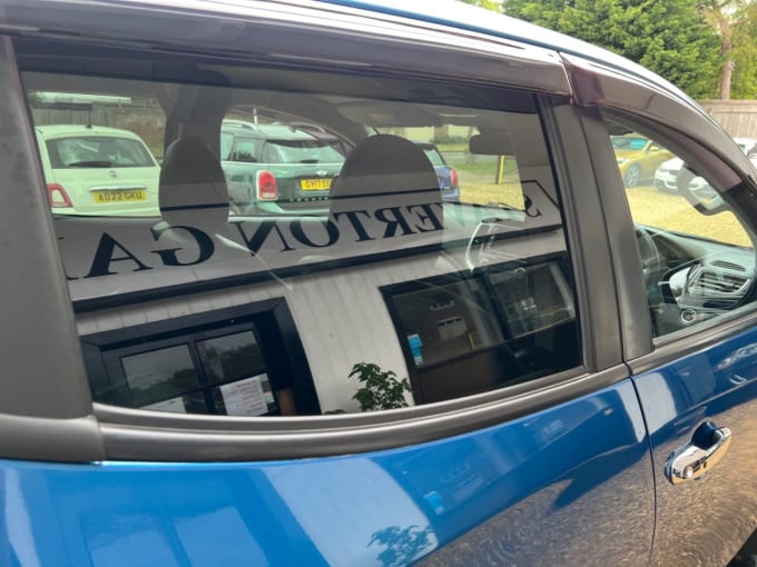 2025 Mitsubishi L200