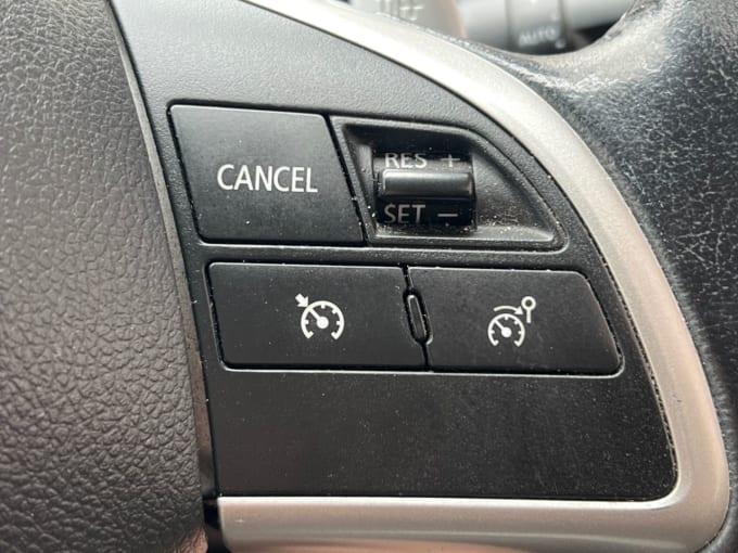 2025 Mitsubishi L200