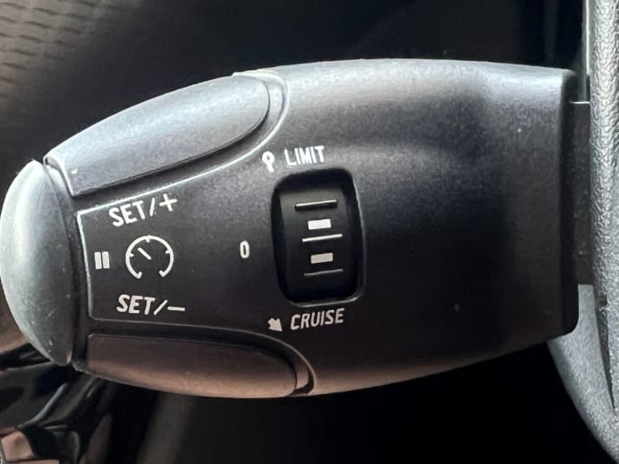 2025 Peugeot 2008