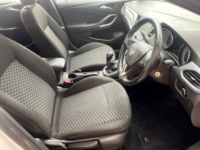 2025 Vauxhall Astra