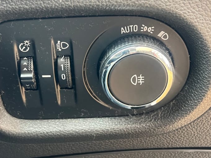 2025 Vauxhall Astra