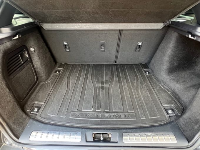 2025 Land Rover Range Rover Evoque