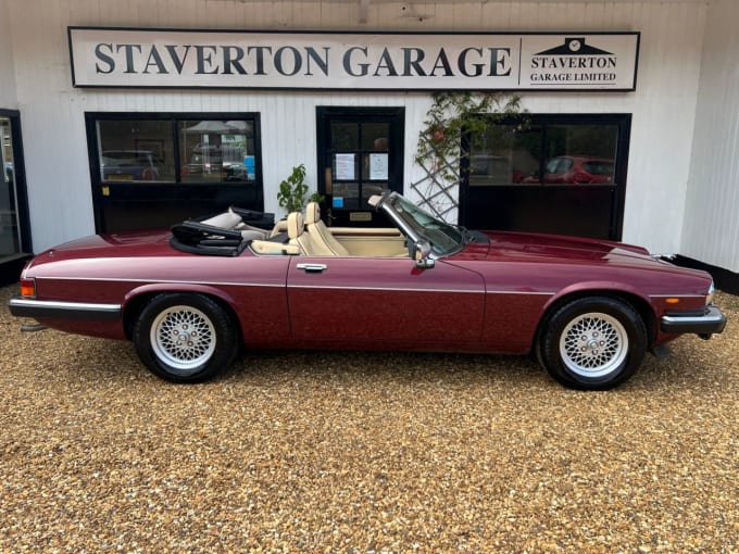 2025 Jaguar Xjs