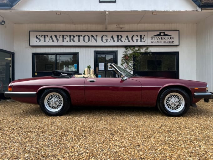 2025 Jaguar Xjs