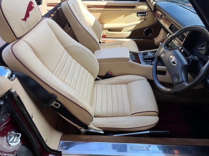2025 Jaguar Xjs