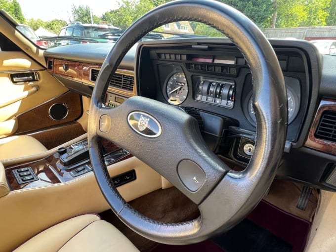2025 Jaguar Xjs