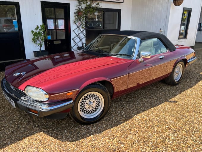 2025 Jaguar Xjs