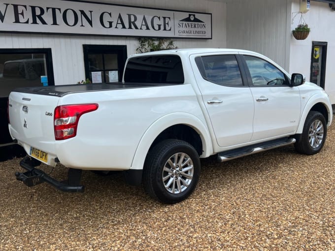 2025 Mitsubishi L200