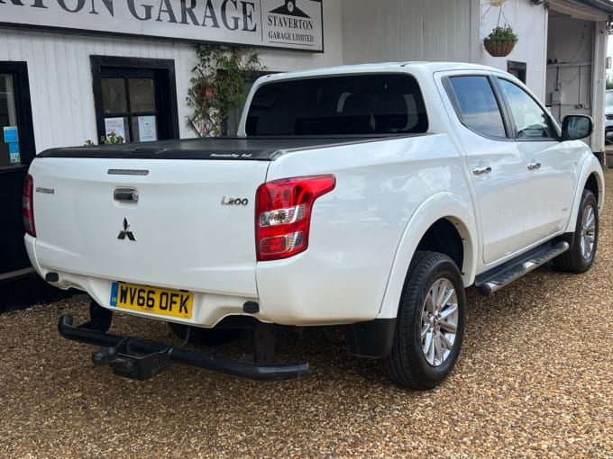 2025 Mitsubishi L200