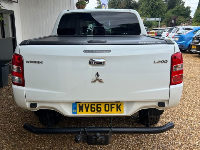 2025 Mitsubishi L200