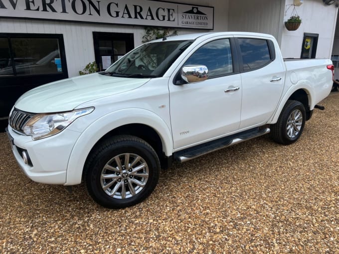 2025 Mitsubishi L200