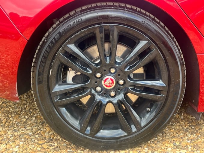 2025 Jaguar Xe