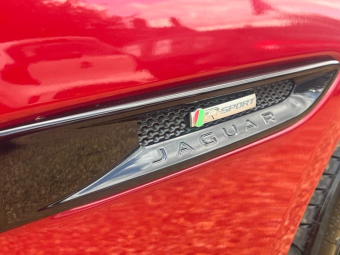 2025 Jaguar Xe