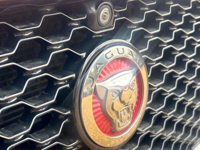 2025 Jaguar Xe
