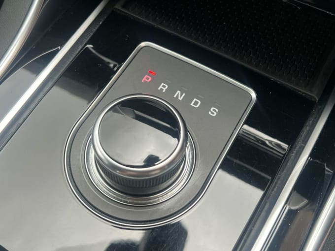 2025 Jaguar Xe
