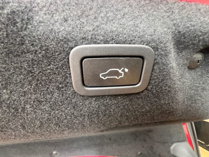 2025 Jaguar Xe