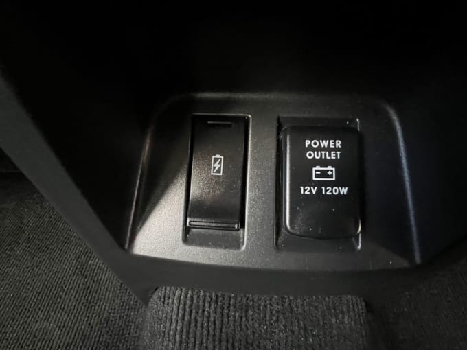 2025 Mitsubishi Shogun Sport