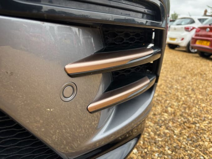 2025 Land Rover Range Rover Velar