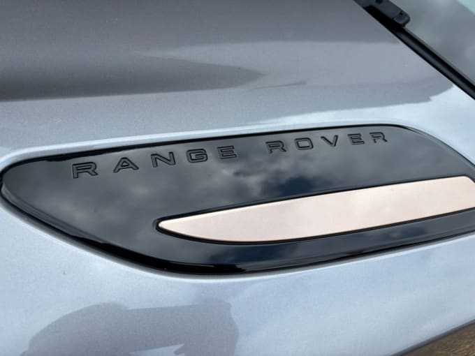 2025 Land Rover Range Rover Velar