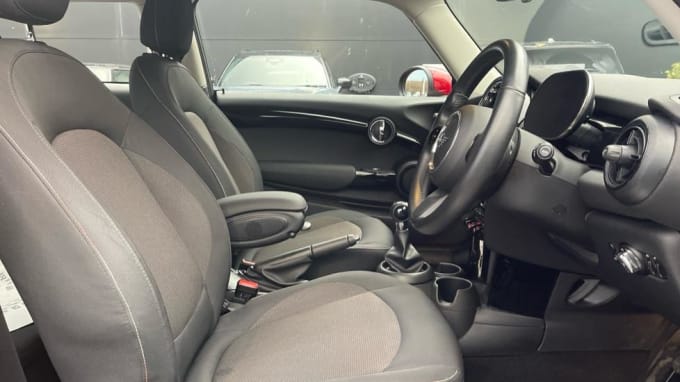 2021 Mini Hatch