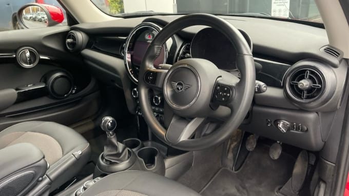 2021 Mini Hatch