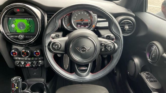 2018 Mini Hatch