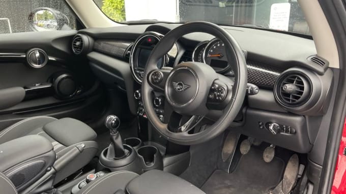 2019 Mini Hatch