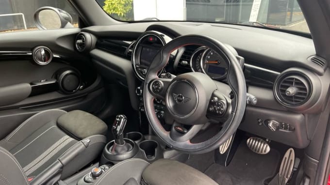 2018 Mini Hatch