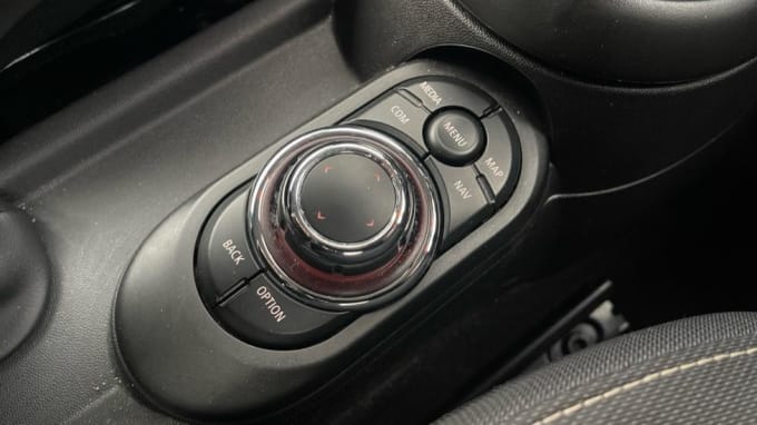 2021 Mini Hatch