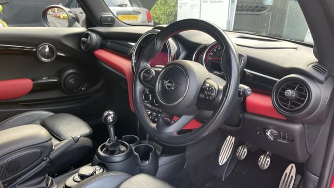 2018 Mini Hatch