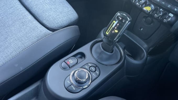 2024 Mini Hatch
