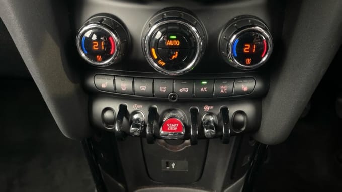 2021 Mini Hatch