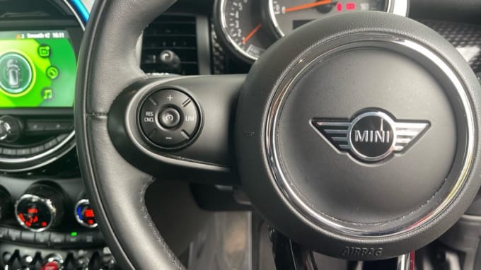 2019 Mini Hatch