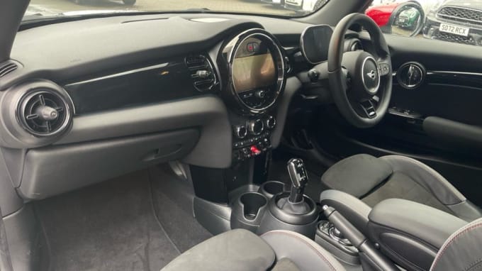 2024 Mini Hatch