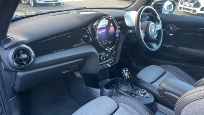 2024 Mini Hatch