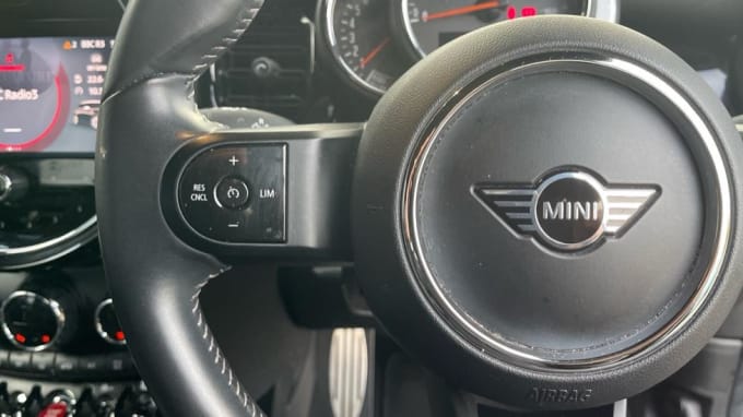 2022 Mini Hatch