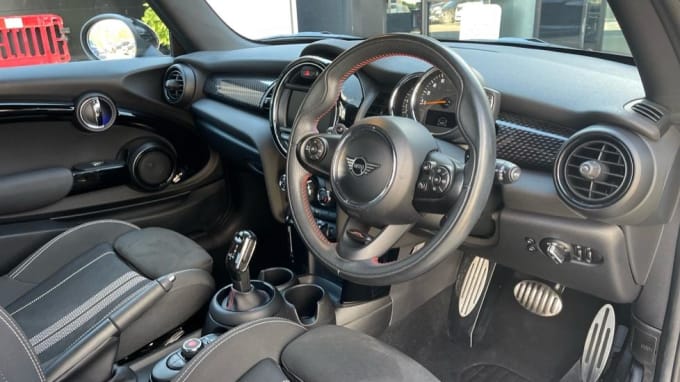 2019 Mini Hatch