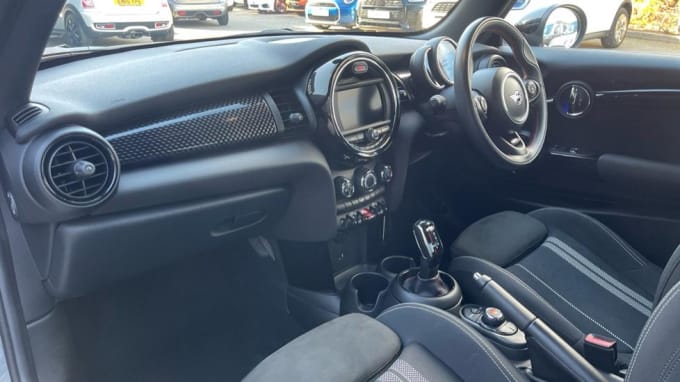 2019 Mini Hatch