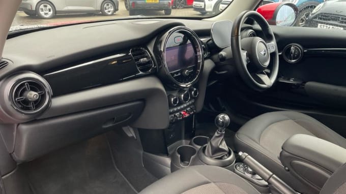 2021 Mini Hatch
