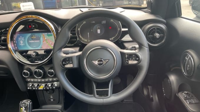 2023 Mini Hatch